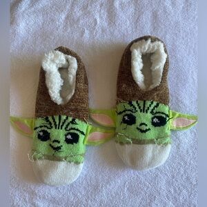 Baby Yoda Cozy Brown and‎ Green Slippers